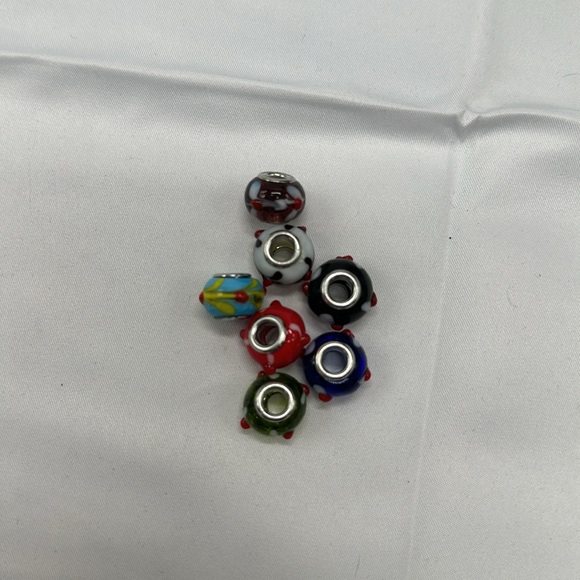 Glass beads - Picture 2 of 3